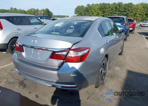 2017 Honda Accord Lx z USA, uszkodzony, nr VIN 1HGCR2F38HA222549